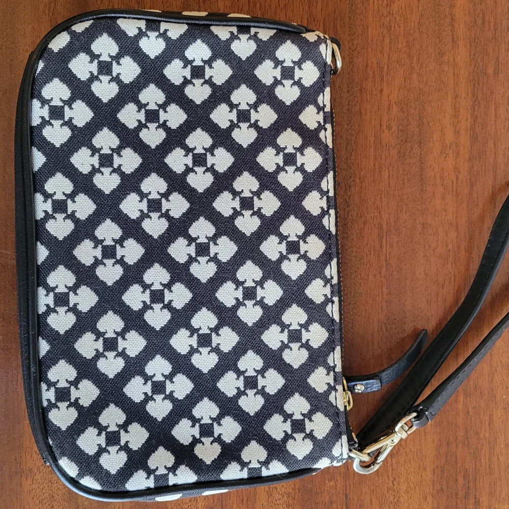 Kate Spade Wristlet - Picture 4 of 5